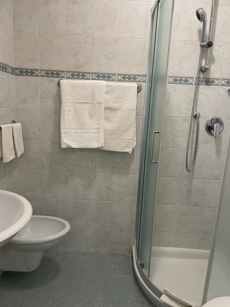 Hotel Stiefel Линяно Сабиадоро Стая снимка
