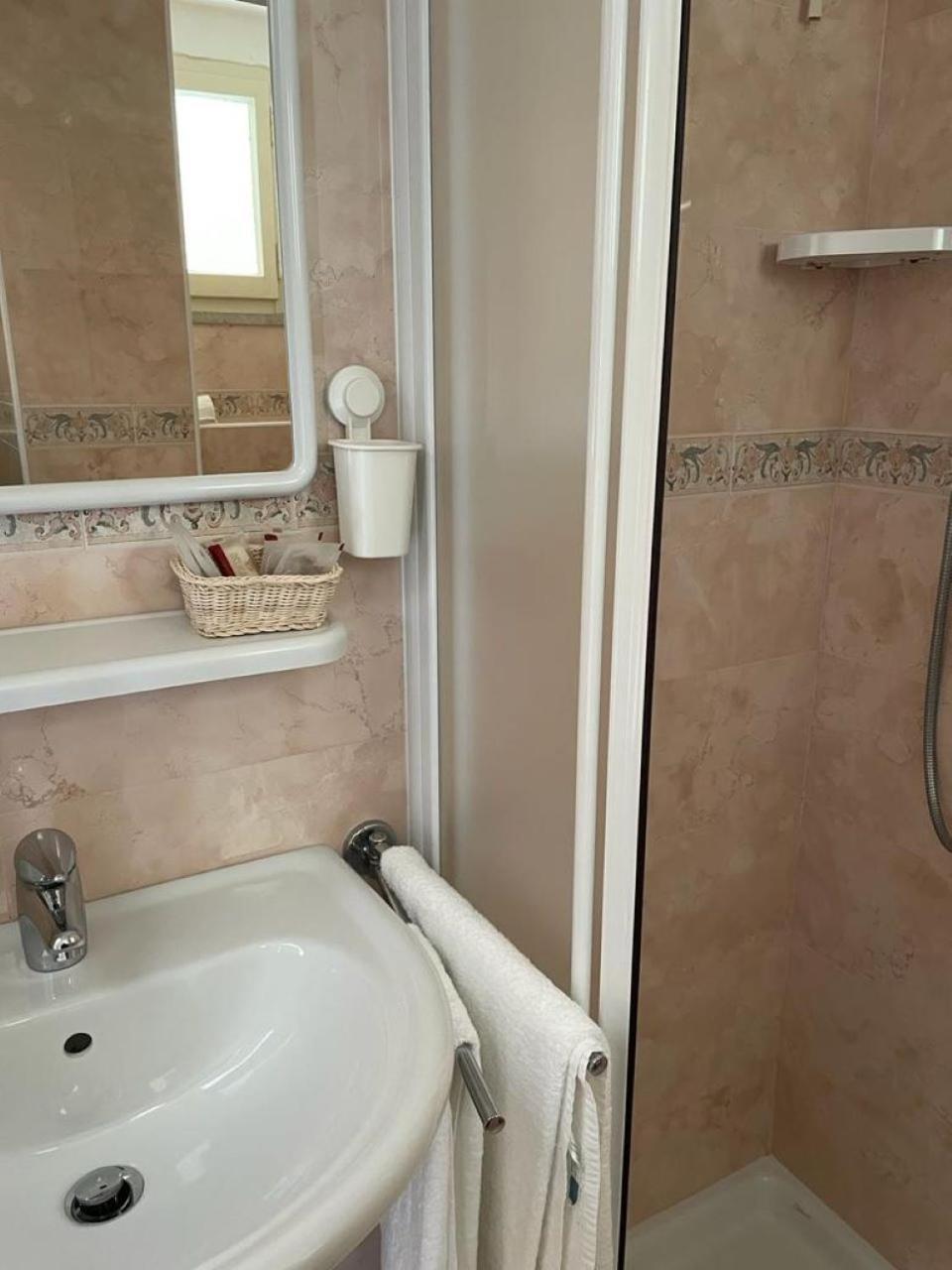 Hotel Stiefel Линяно Сабиадоро Стая снимка