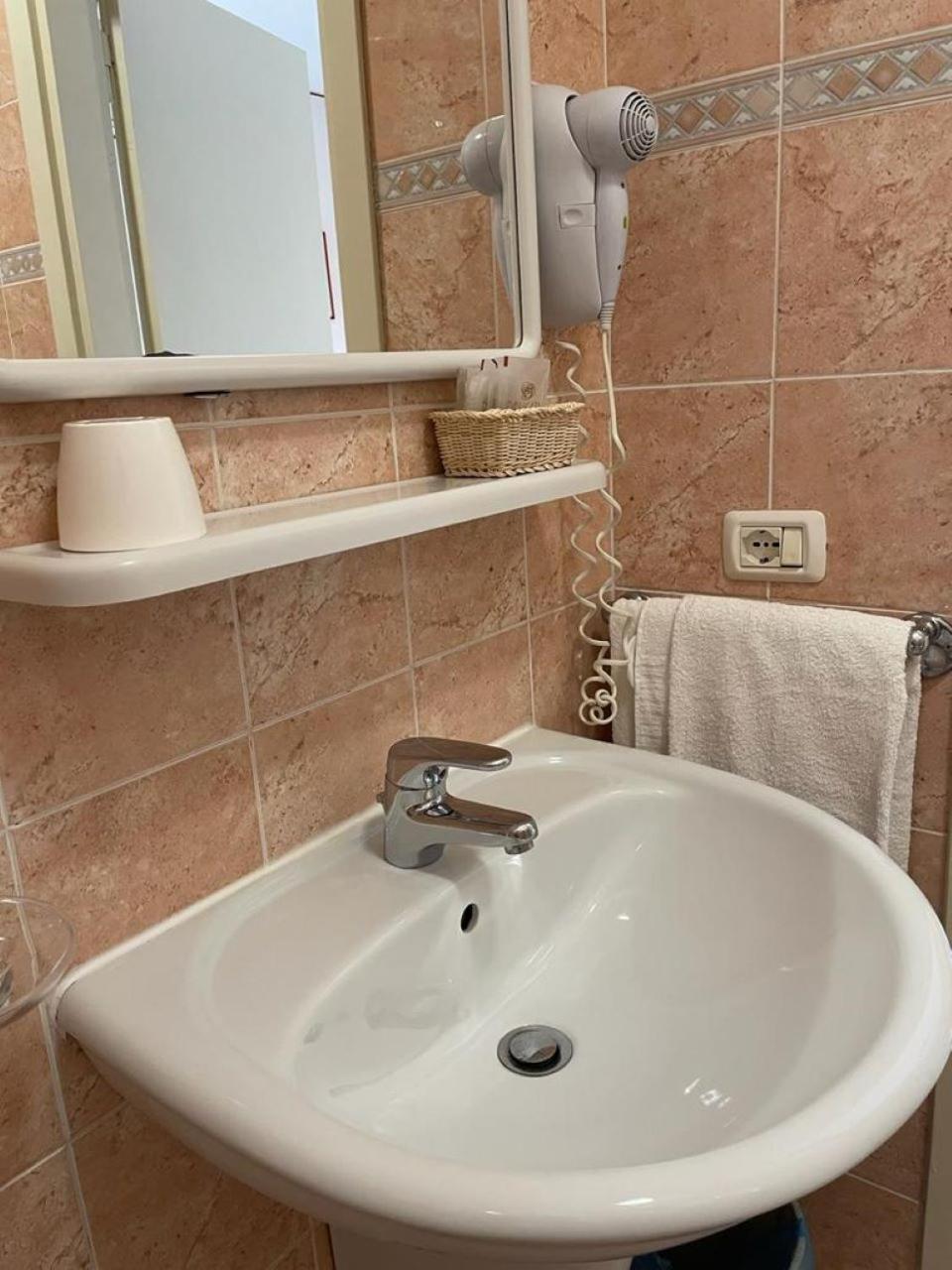 Hotel Stiefel Линяно Сабиадоро Стая снимка