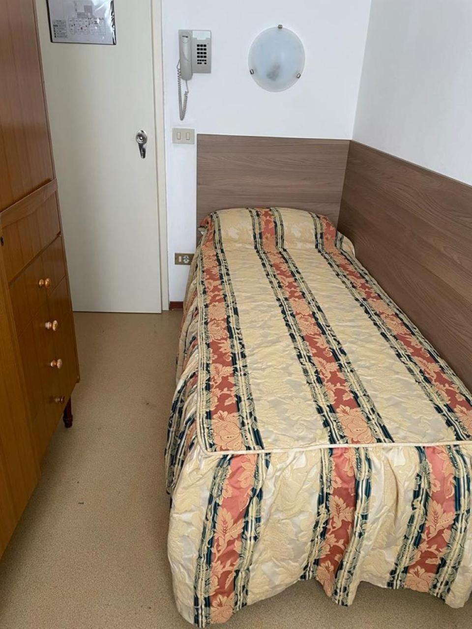 Hotel Stiefel Линяно Сабиадоро Стая снимка